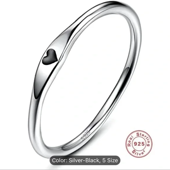NWT 🖤 DAINTY .925 STAMPED STERLING SILVER RING WITH CARVED HEART & BOX Size 7 - Picture 5 of 12